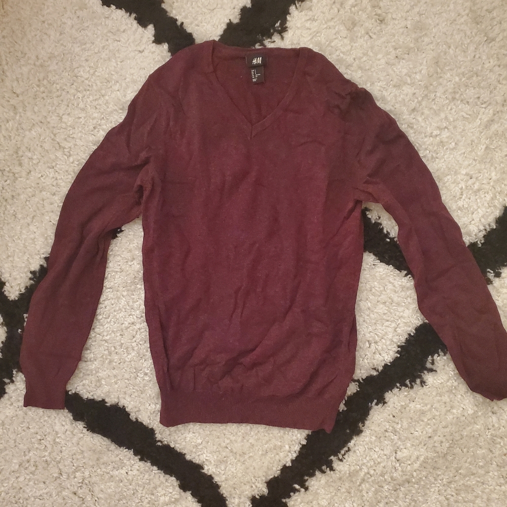 3 for $15 w/ free shipping // H&M Deep Burgundy/Maroon V neck Sweater